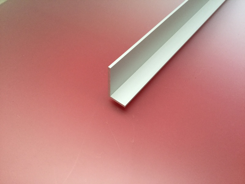 Cornière PVC blanc 35 x 35 mm, 2,5 m